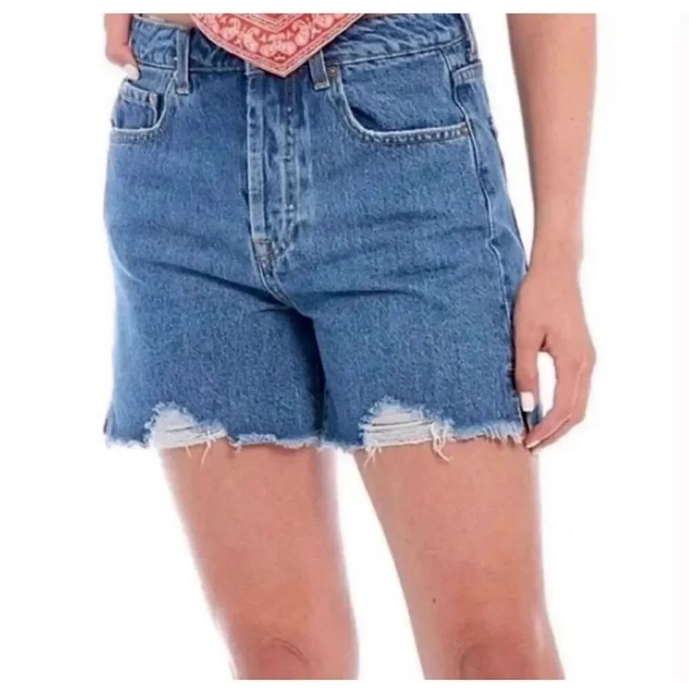NWT Gianni Bini Michelle denim shorts distressed size 28